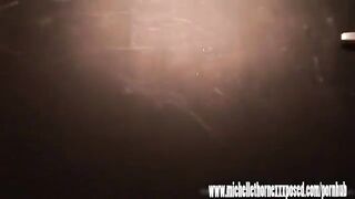 The guys spied on a mature woman under her skirt