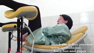 The woman was fucked in the gynecologist's office by a fisting