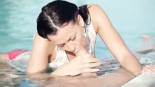 Hot Russian girl has sex right in the swimming pool