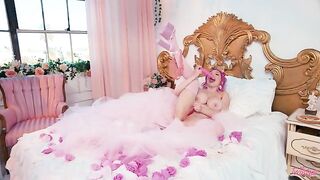 A girl with a glamorous lifestyle loves to play with sex toys