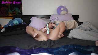 Hot Kinky Foot Fetish Action with Solo Girl’s Toe Sucking