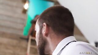 I walked with a handsome guy, my pussy was chased for half a day