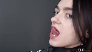 The secret of a good and innocent girl is in the fingers