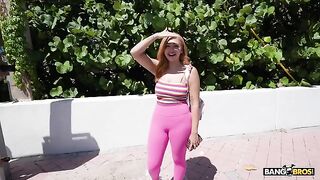The sluts do not resist and open to the guys in the car