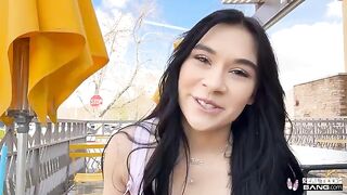 You surely didn't think that girls on the first date don't like to suck, right?