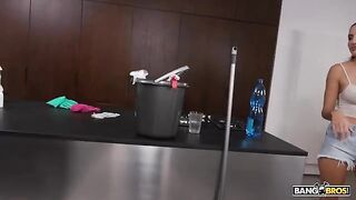 A man came to see his girlfriend in a steamy setup