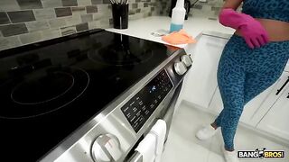 The maid is a professional in giving blowjobs, and she does it great!