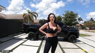 Why not to have fun in the garage with a hot babe?