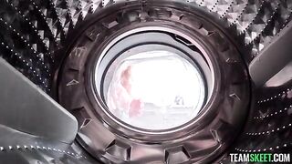 A blonde had vibration in her pussy from the washing machine