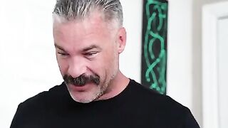 The mouth of the truce - a blowjob from two guys to a beautiful woman