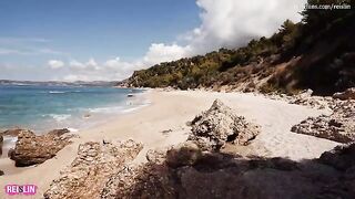 Beach fuck with an amateur couple on a nude beach