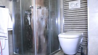 The mouth is a better shower than the usual one