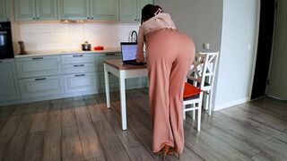 A girl with a great ass cannot be ignored