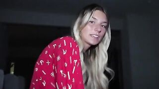 A girl made a blowjob for her stepbrother before sleeping, showcasing her amateur charm