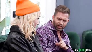 I sat a pretty woman with tattoos down on my dick, it was amazing