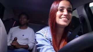 The girl showed her skills in public, getting intimate in the car