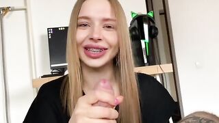 I sucked my friend's cock until he came in my mouth. A daring act!